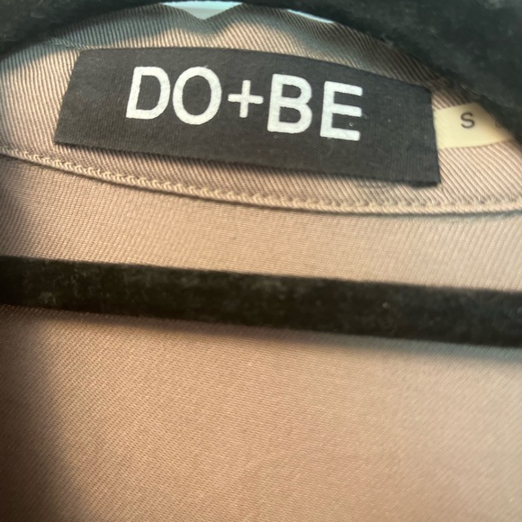 Cute Light brown DO&BE shirt in small with fringe - Picture 2 of 12